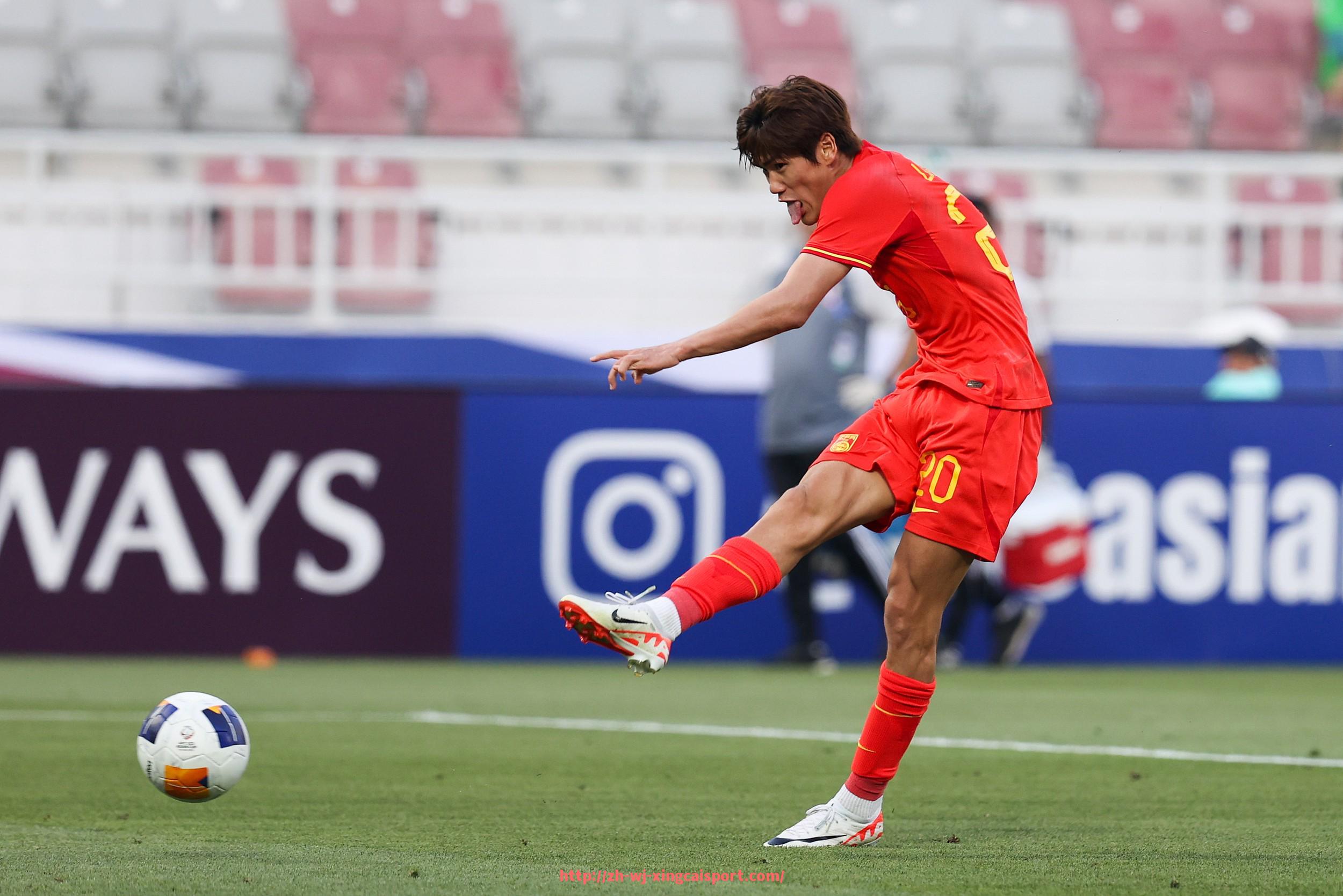 杏彩体育-英超球员聚餐文化及团队氛围揭秘 杏彩体育-英超球员聚餐文化及团队氛围揭秘